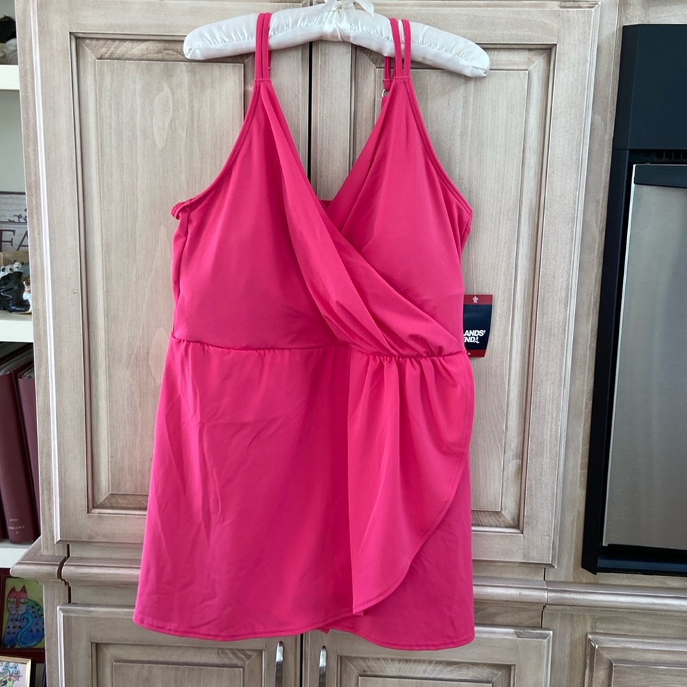 Lands’ End one pc swim dress swimsuit sz S nwt pink